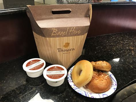 About 76 of the employees at Panera Bread work 8 hours or less, while 7 of them have an extremely long day - longer than twelve hours. . Is panera a good place to work